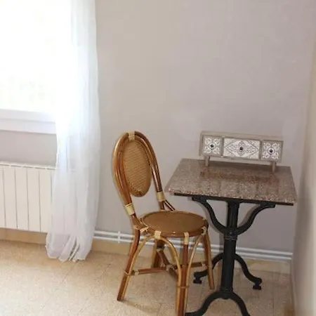 Holiday home Aux Romarins