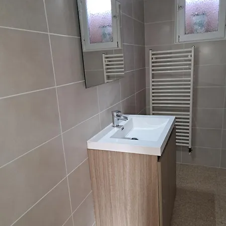 Holiday home Aux Romarins Reynes